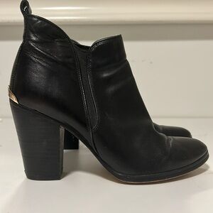 MICHAEL KORS BOOTIES